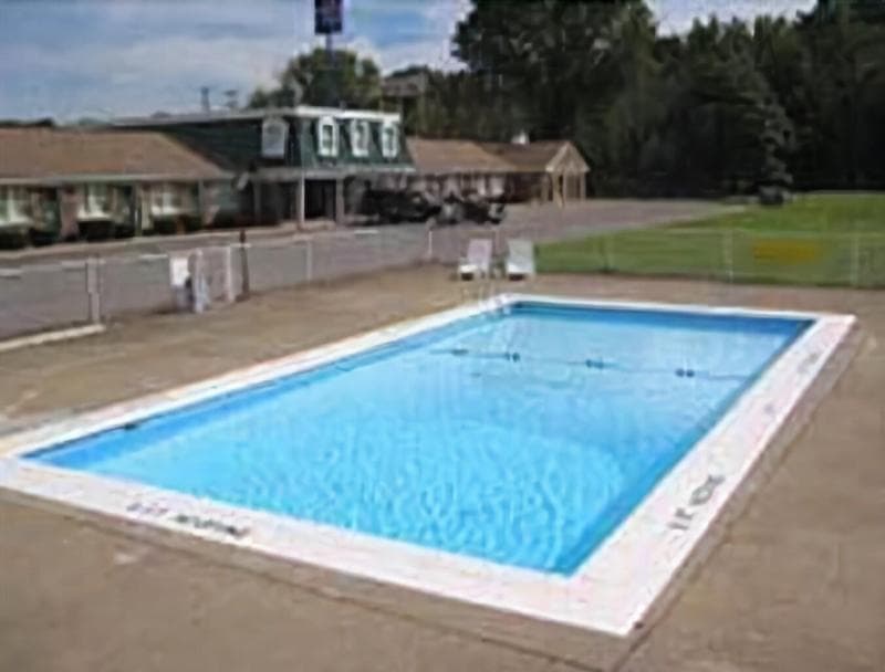 Travelodge By Wyndham New Philadelphia main