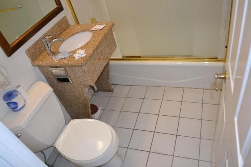 Alpha Inn & Suites 4