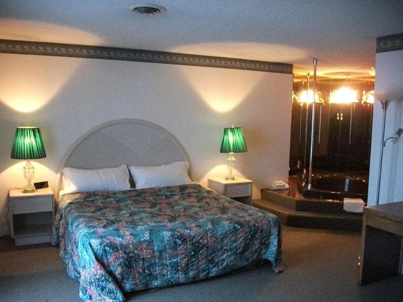 Knights Inn Mackinaw City 2
