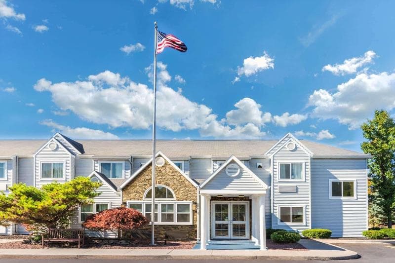 Microtel Inn & Suites By Wyndham Victor/Rochester 5