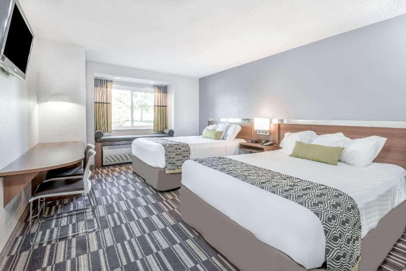 Microtel Inn & Suites By Wyndham Victor/Rochester 2