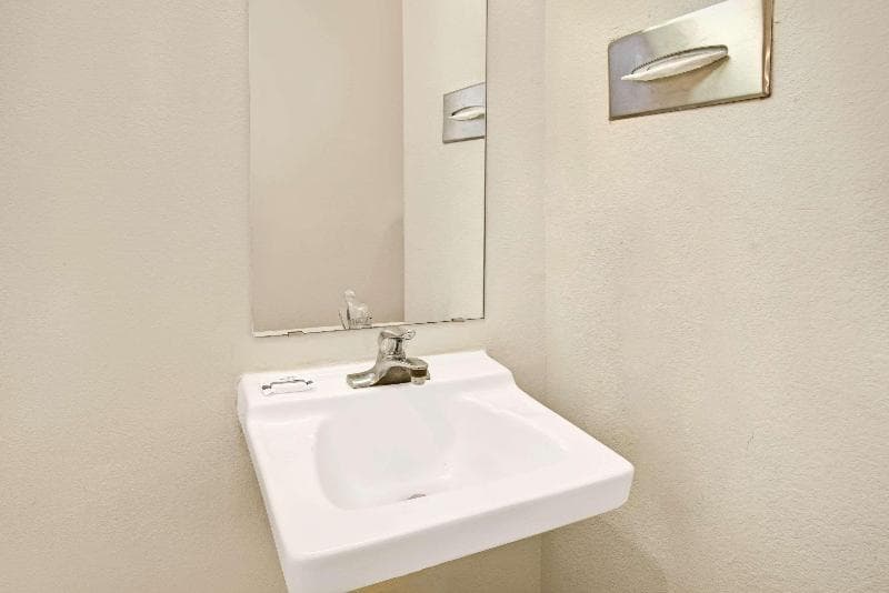 Econo Lodge Inn And Suites Mesquite 4
