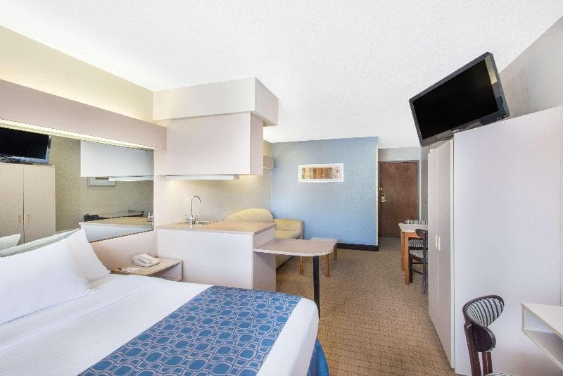 Microtel Inn & Suites by Wyndham Seneca Falls 5
