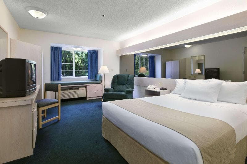 Microtel Inn & Suites by Wyndham Palm Coast I-95 5
