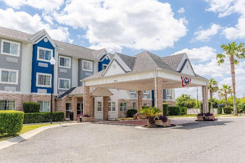 Microtel Inn & Suites by Wyndham Kingsland photo 1