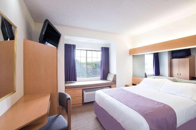 Microtel Inn & Suites by Wyndham Plattsburgh 5