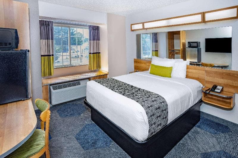 Microtel Inn & Suites by Wyndham Johnstown 5