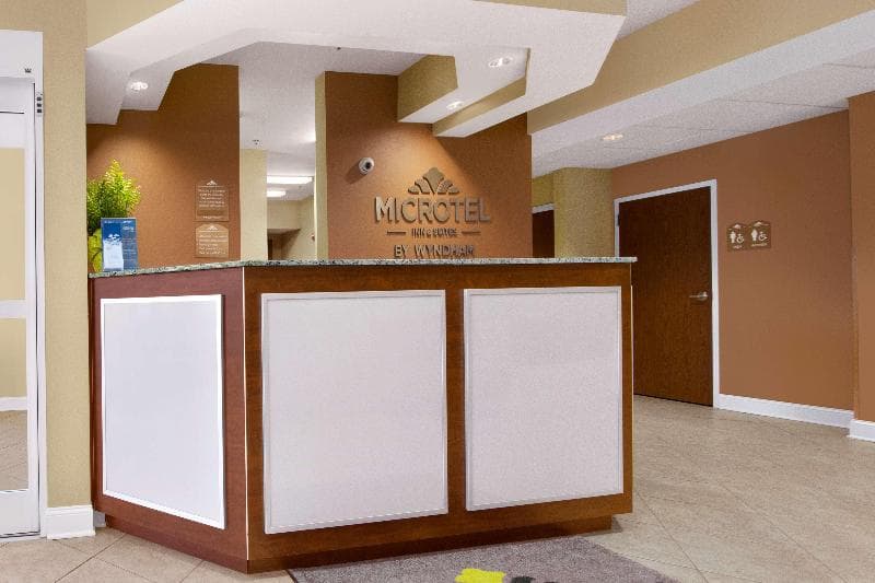 Microtel Inn & Suites by Wyndham Shelbyville 5