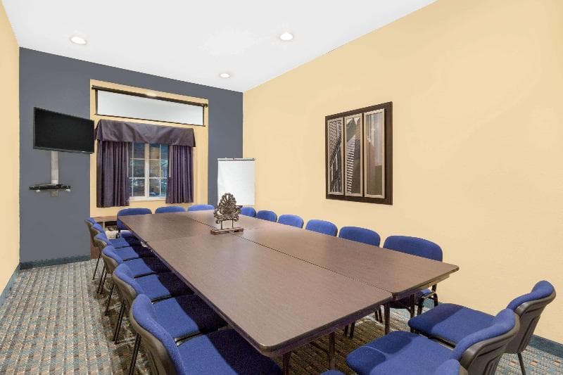 Microtel Inn & Suites by Wyndham Kearney photo 1