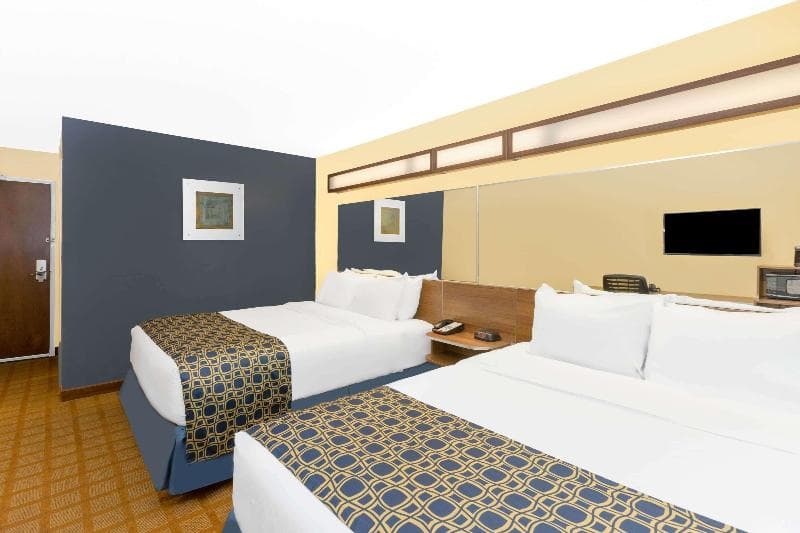 Microtel Inn & Suites by Wyndham Kearney 5