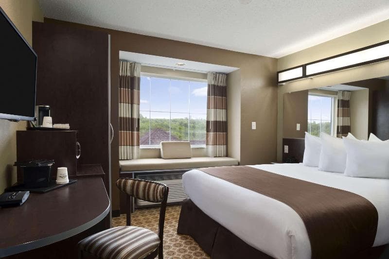 Microtel Inn & Suites By Wyndham Fairmont 4