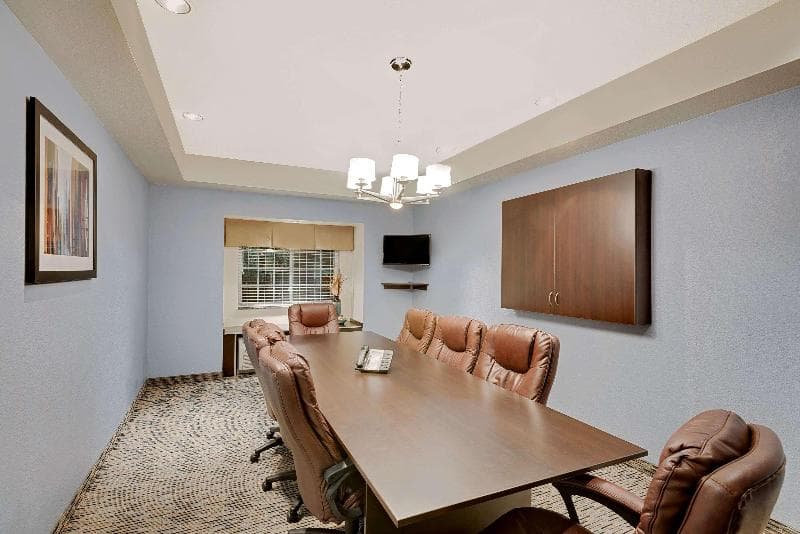 Microtel Inn & Suites By Wyndham Geneva 2
