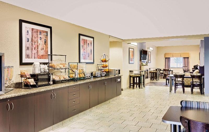 Microtel Inn & Suites By Wyndham Geneva 4