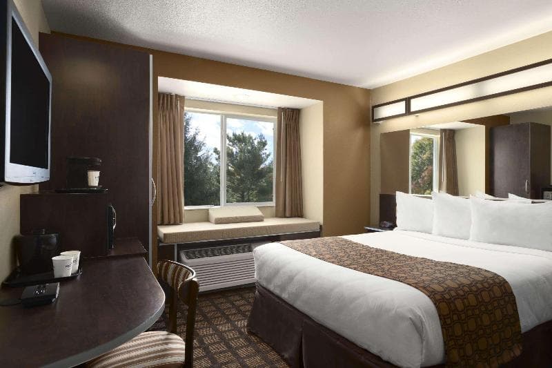 Microtel Inn & Suites by Wyndham Odessa 3