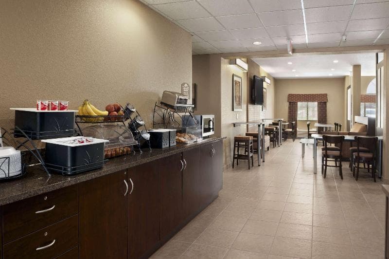 Microtel Inn And Suites Gonzales photo 1