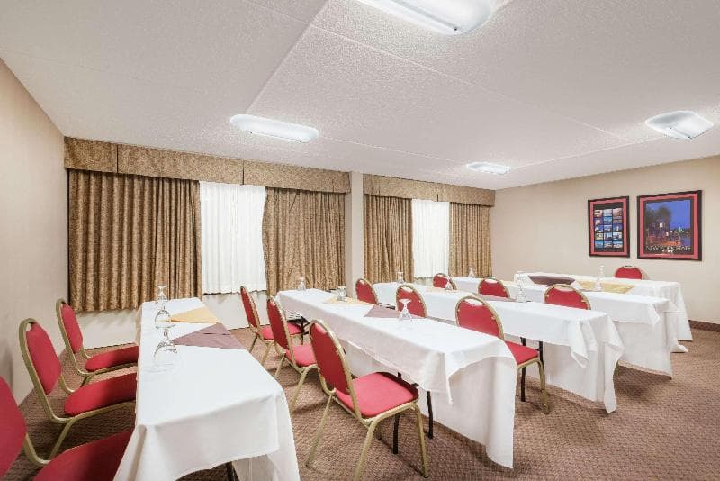 Ramada by Wyndham Watertown 5
