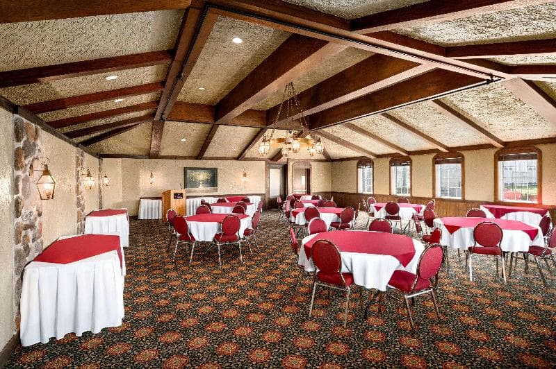 Ramada by Wyndham Cornwall photo 1