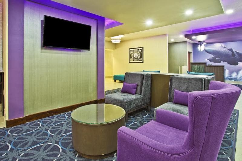 La Quinta Inn & Suites By Wyndham Fairborn Wright 5