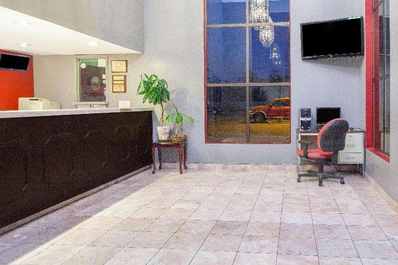 Americas Best Value Inn & Suites Bakersfield Central 5