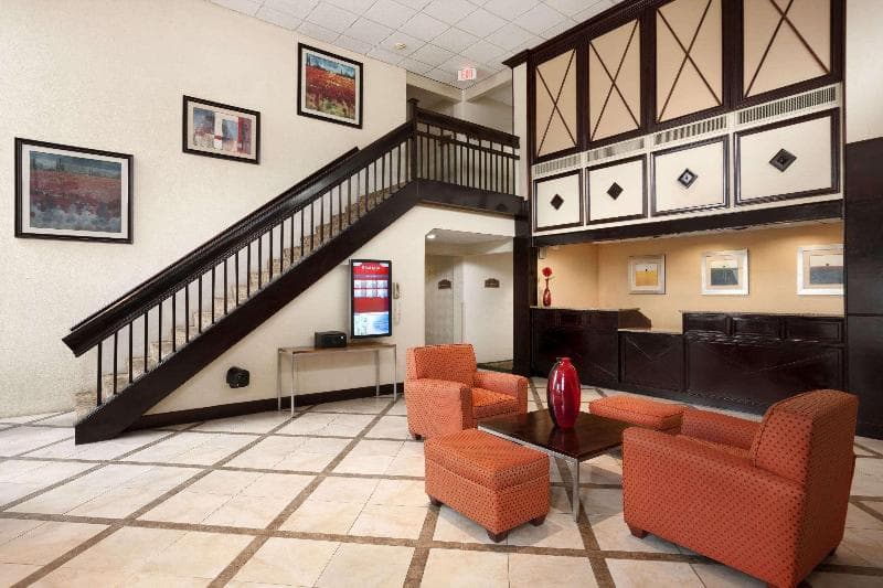Ramada by Wyndham Newark/Wilmington 5