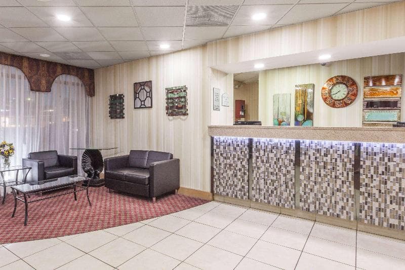 Ramada by Wyndham Lebanon 5