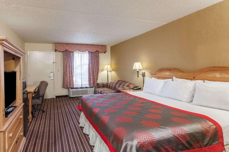 Ramada by Wyndham Lebanon photo 1