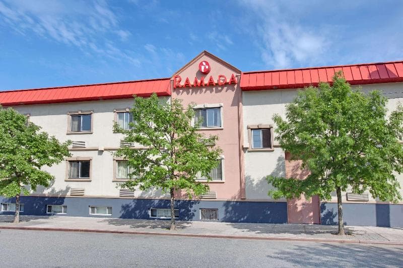 Ramada by Wyndham Bronx photo 1