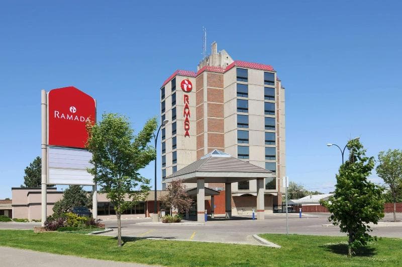 Ramada By Wyndham Lethbridge 5