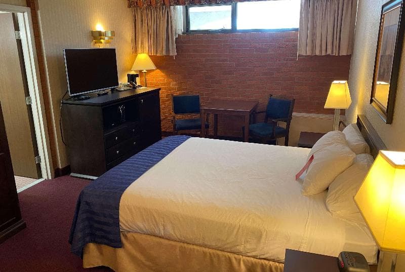 Ramada By Wyndham Lethbridge 3