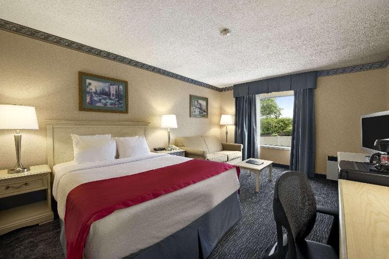 Ramada By Wyndham Trenton 2