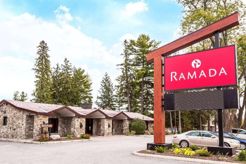 Ramada by Wyndham Ottawa On The Rideau photo 1