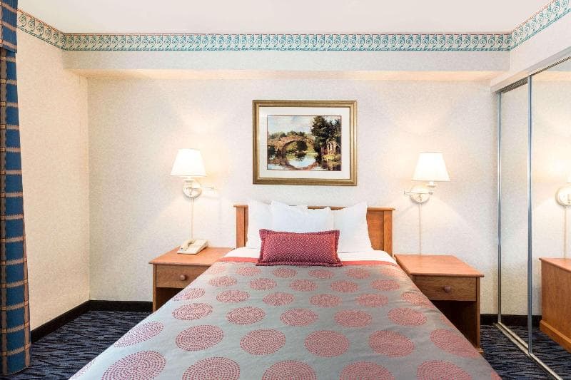 Ramada By Wyndham Kent Seattle Area 4