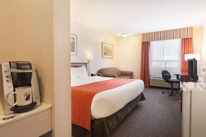 Super 8 By Wyndham Drayton Valley 4