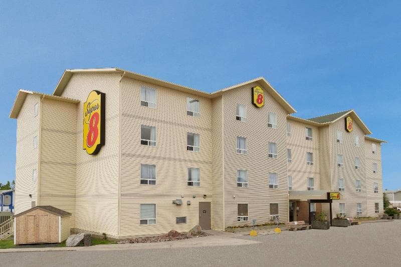 Super 8 by Wyndham Yellowknife photo 1