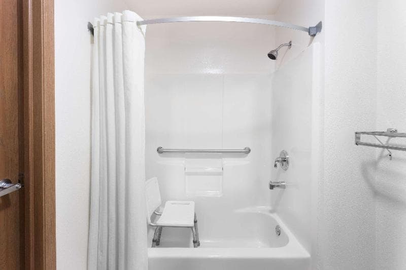 Super 8 by Wyndham Yellowknife 3