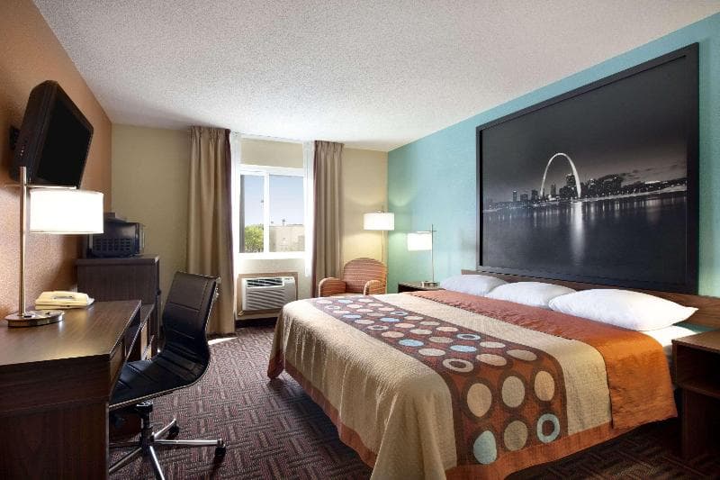 Super 8 by Wyndham Fairview Heights-St. Louis 2