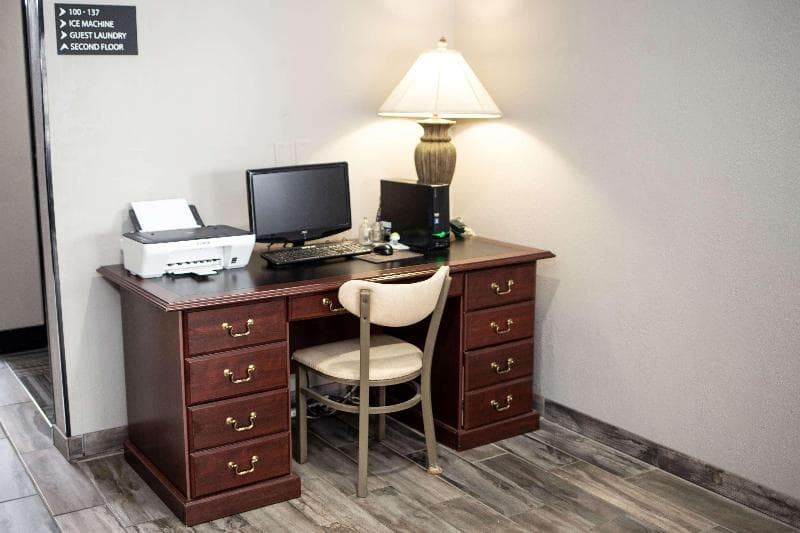 Super 8 By Wyndham Poplar Bluff Missouri photo 1