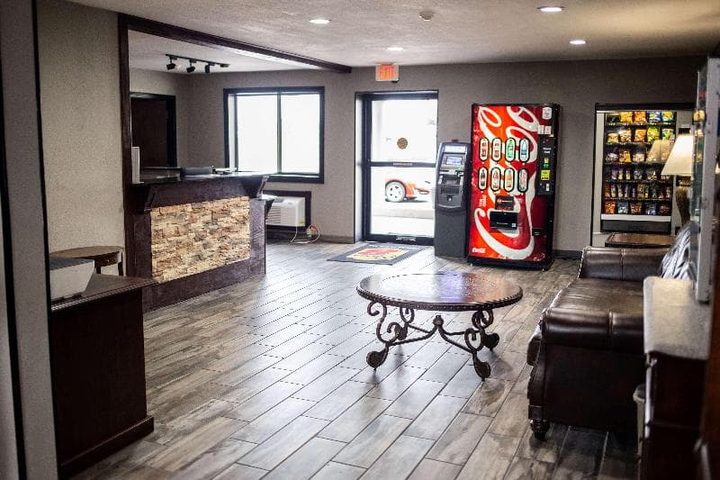 Super 8 By Wyndham Poplar Bluff Missouri 5