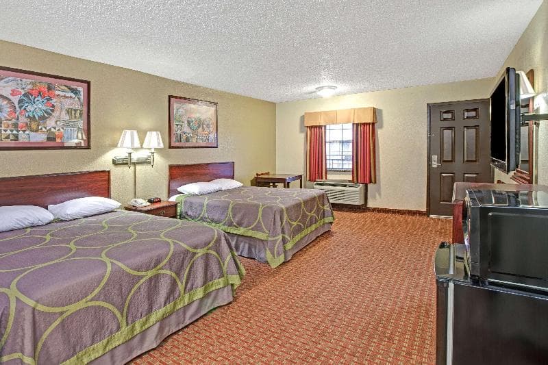 Super 8 By Wyndham Shawnee 2