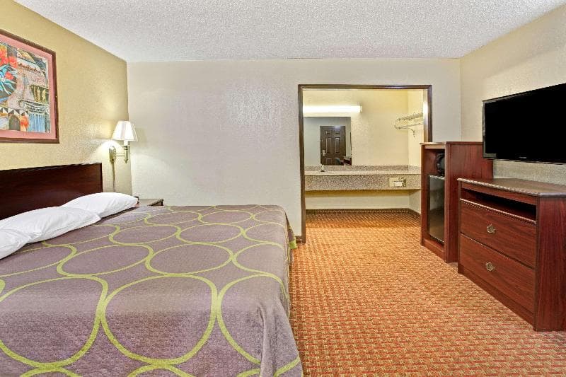 Super 8 By Wyndham Shawnee 5
