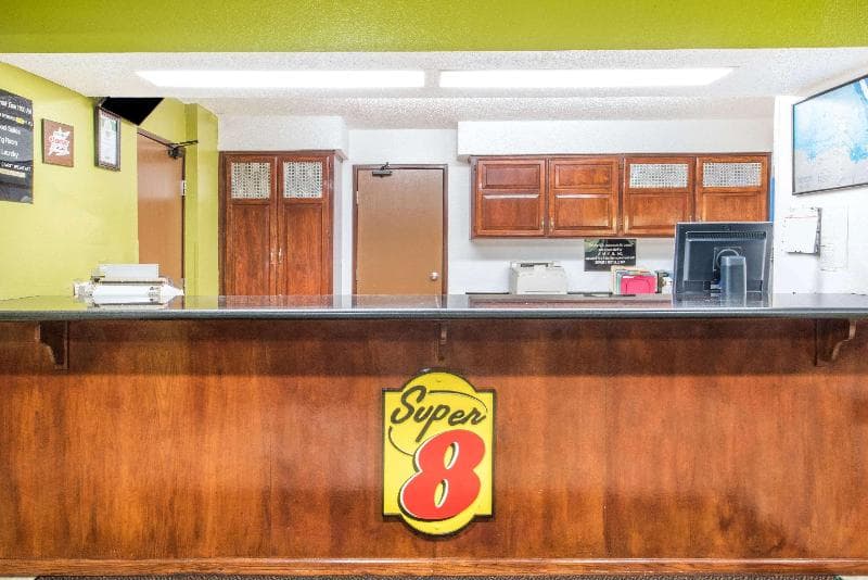 Super 8 By Wyndham Harlingen 4