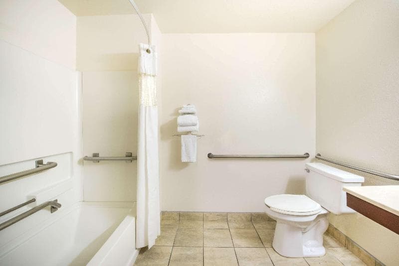 Super 8 By Wyndham Harlingen 3