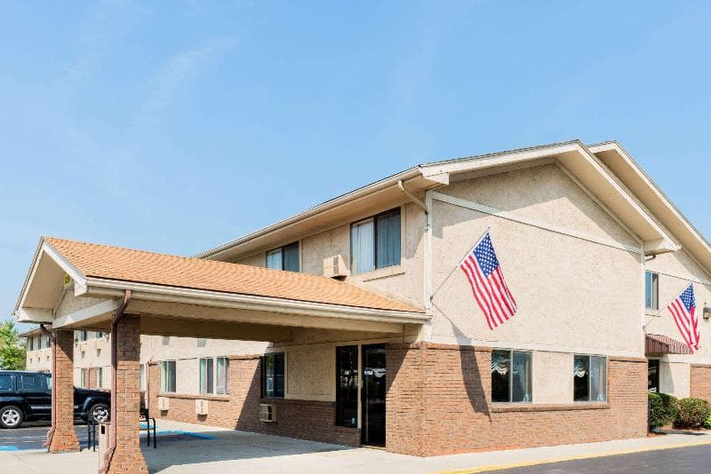 Super 8 by Wyndham Franklin/Middletown Area 4