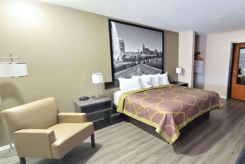 Super 8 by Wyndham Paris photo 1