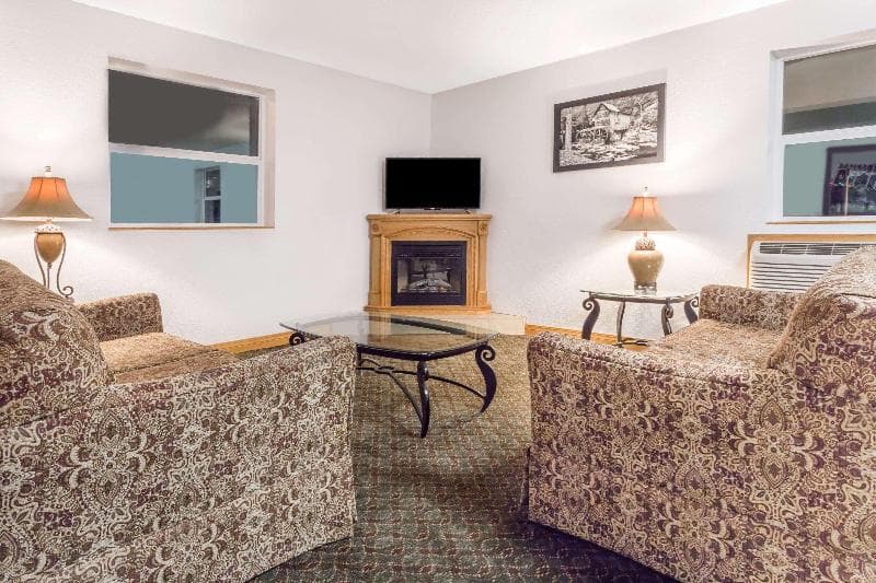 Super 8 By Wyndham Summersville 5