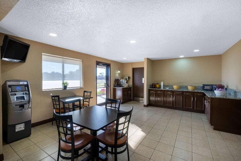 Super 8 By Wyndham Summersville 3