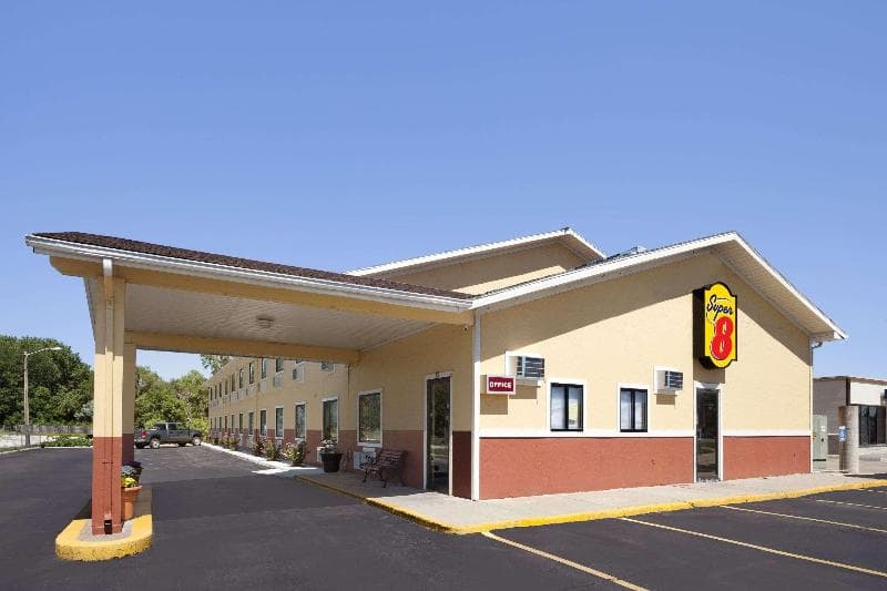 Super 8 By Wyndham Fremont 4