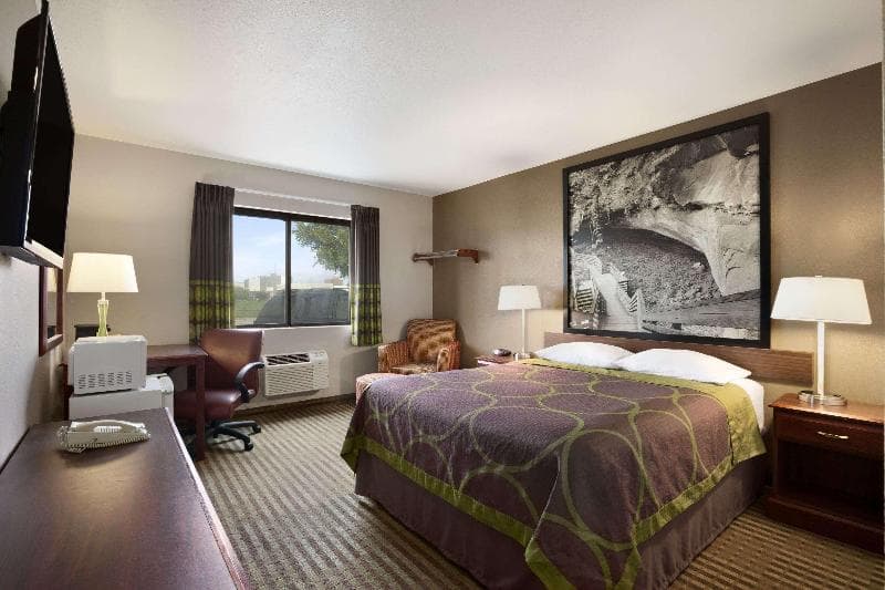 Super 8 By Wyndham Fremont 5