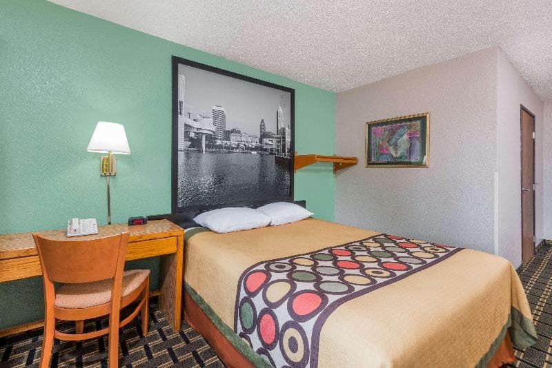 Super 8 by Wyndham Twinsburg/Cleveland Area photo 1