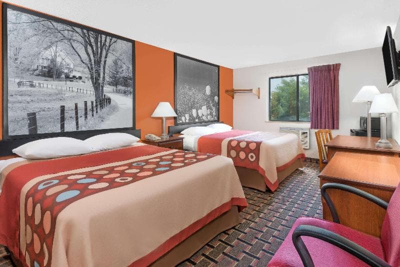 Super 8 by Wyndham Kent/Akron Area photo 1